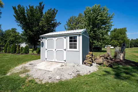 Exterior - 327 E John St, Forrest, IL 61741 photo 4 of 9