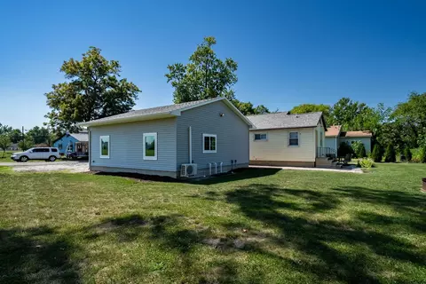 Exterior - 327 E John St, Forrest, IL 61741 photo 1 of 9