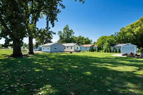 Exterior - 327 E John St, Forrest, IL 61741 photo 3 of 9