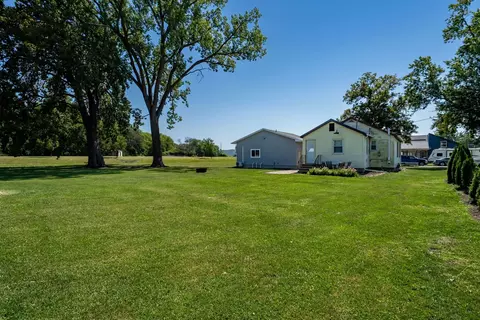 Exterior - 327 E John St, Forrest, IL 61741 photo 2 of 9
