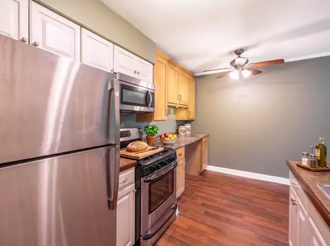 Kitchen - Undisclosed, Hoffman Estates, IL 60169 photo 3 of 6