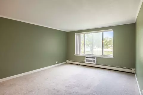 Living - Undisclosed, Hoffman Estates, IL 60169 photo 3 of 4
