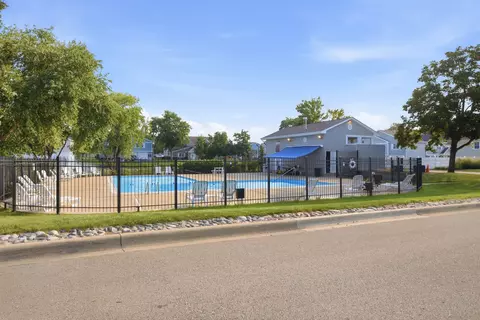 Exterior - 1645 Timber Trl #D, Wheaton, IL 60189 photo 4 of 4
