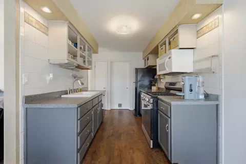 Kitchen - 1645 Timber Trl #D, Wheaton, IL 60189 photo 1 of 3