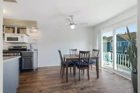 Dining - 1645 Timber Trl #D, Wheaton, IL 60189 photo 1 of 2