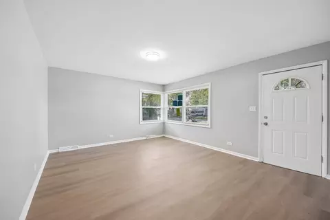 Living - 16207 Marshfield Ave, Markham, IL 60428 photo 5 of 8