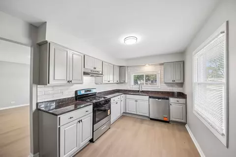 Kitchen - 16207 Marshfield Ave, Markham, IL 60428 photo 1 of 2