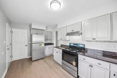 Kitchen - 16207 Marshfield Ave, Markham, IL 60428 photo 2 of 2