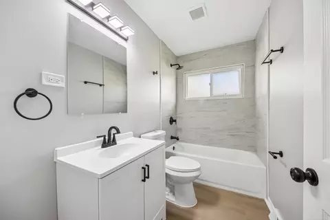 Bath - 16207 Marshfield Ave, Markham, IL 60428 photo 1 of 2