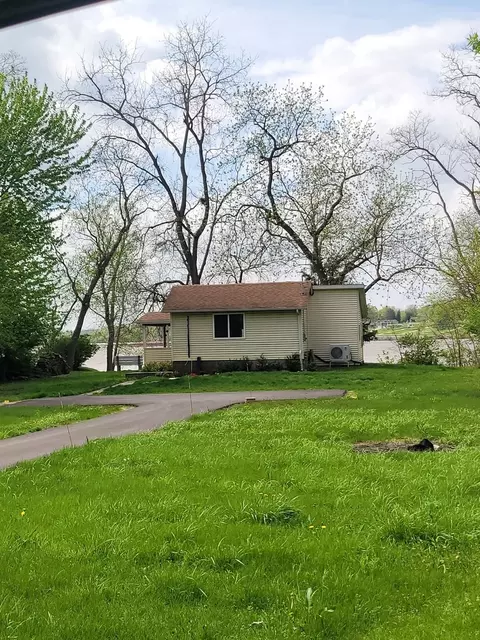 2365 S High St, Port Byron, IL 61275