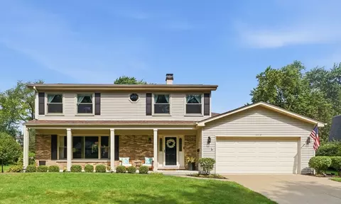 1112 Regency Ln, Libertyville, IL 60048