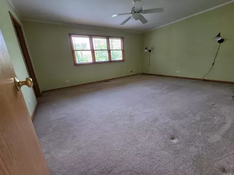 Bedroom - 2103 E Seminole Ln, Mount Prospect, IL 60056 photo 1 of 5