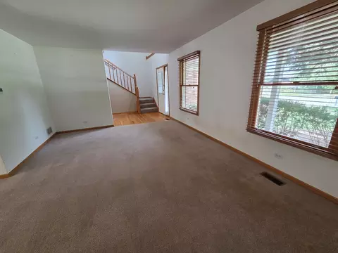 Living - 2103 E Seminole Ln, Mount Prospect, IL 60056 photo 2 of 7