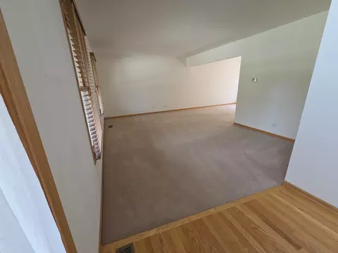 Living - 2103 E Seminole Ln, Mount Prospect, IL 60056 photo 1 of 7
