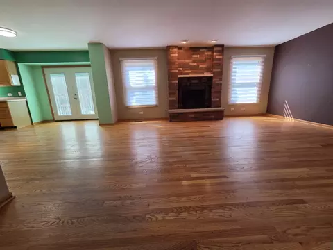 Living - 2103 E Seminole Ln, Mount Prospect, IL 60056 photo 6 of 7