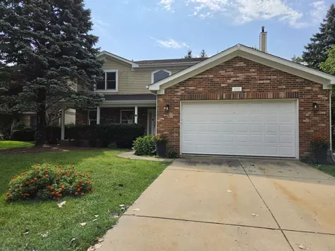 Exterior - 2103 E Seminole Ln, Mount Prospect, IL 60056 photo 2 of 8