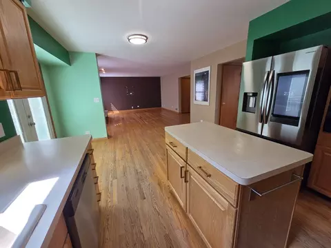 Kitchen - 2103 E Seminole Ln, Mount Prospect, IL 60056 photo 1 of 2