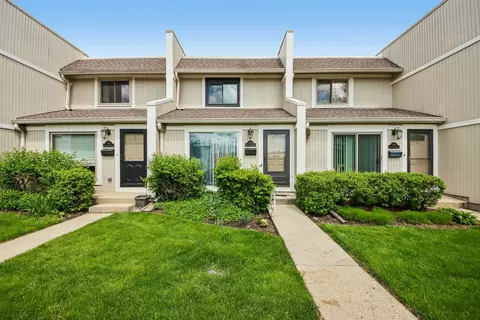 537 Pheasant Ct, Grayslake, IL 60030