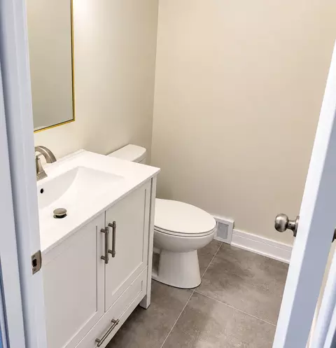 Bath - Undisclosed, Hazel Crest, IL 60429 photo 2 of 3
