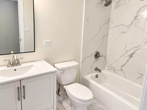 Bath - Undisclosed, Hazel Crest, IL 60429 photo 1 of 3