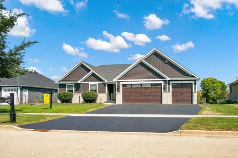 1482 Cornerstone Dr, Yorkville, IL 60560