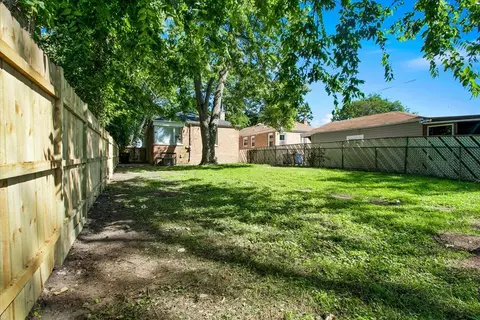 Exterior - 659 W 129th Pl, Chicago, IL 60628 photo 3 of 3