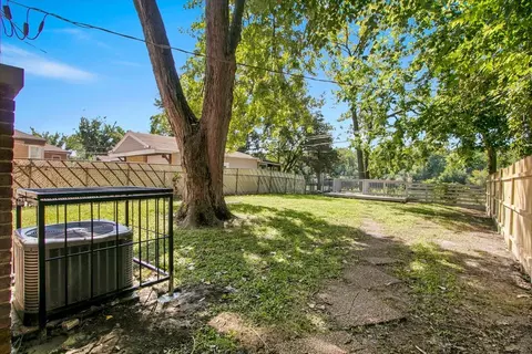 Exterior - 659 W 129th Pl, Chicago, IL 60628 photo 2 of 3