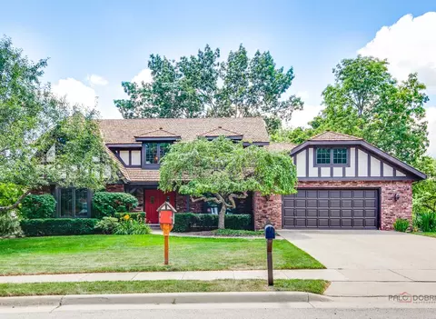 625 Mullady Pkwy, Libertyville, IL 60048