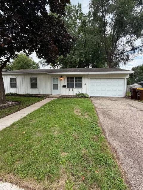 1007 Kingsley Dr, Machesney Park, IL 61115