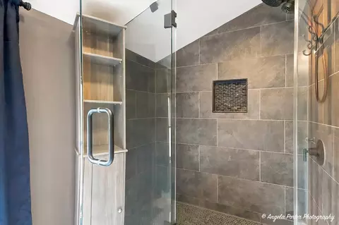 Bath - 3848 E Solon Rd, Richmond, IL 60071 photo 3 of 3