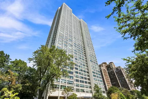 1700 E 56th St #2209, Chicago, IL 60637