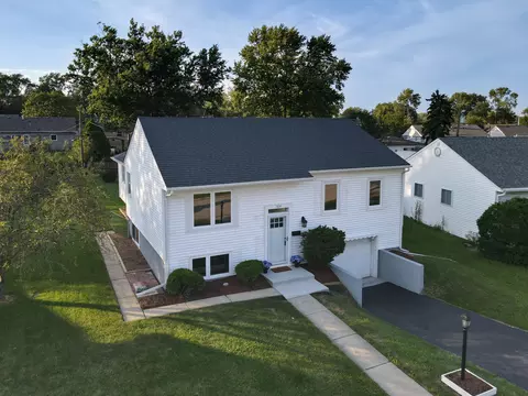424 Mark Ave, Glendale Heights, IL 60139