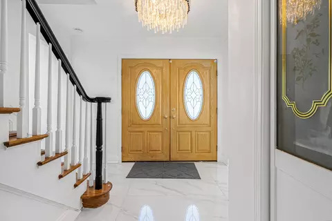 Entry Way - 1817 E Maya Ln, Mount Prospect, IL 60056 photo 1 of 1
