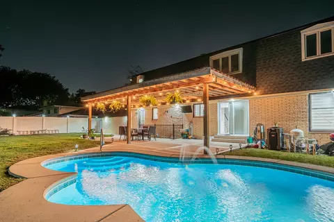 Exterior - 1817 E Maya Ln, Mount Prospect, IL 60056 photo 4 of 12