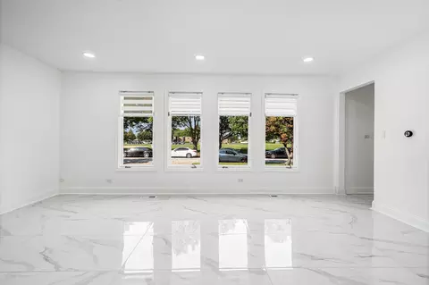 Living - 1817 E Maya Ln, Mount Prospect, IL 60056 photo 5 of 5