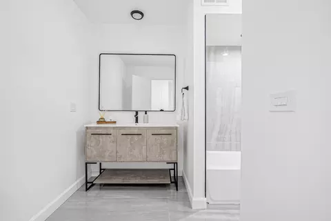 Bath - 1817 E Maya Ln, Mount Prospect, IL 60056 photo 4 of 5