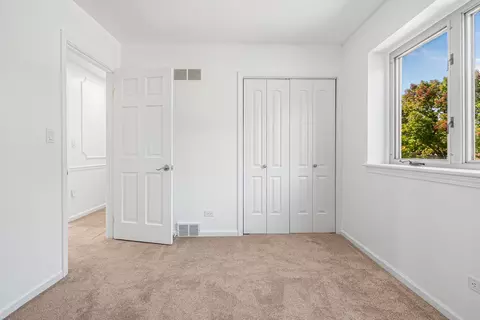 Bedroom - 1817 E Maya Ln, Mount Prospect, IL 60056 photo 5 of 8