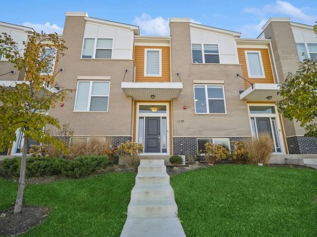 3 S565 Camden St, Warrenville, IL 60555