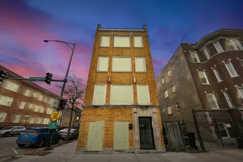 801 S Independence Blvd #1, Chicago, IL 60624
