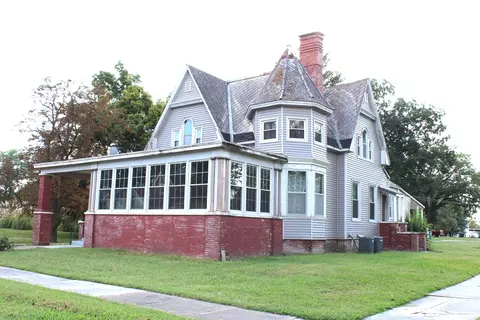 Exterior - 304 S Maple St, Centralia, IL 62801 photo 2 of 5