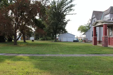 Exterior - 304 S Maple St, Centralia, IL 62801 photo 3 of 5