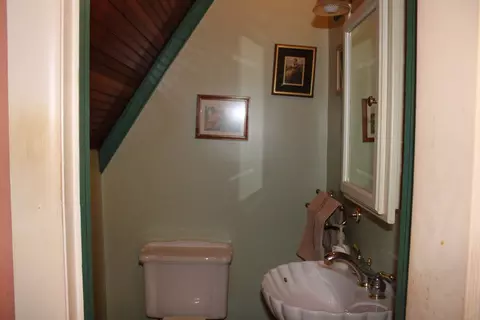 Bath - 304 S Maple St, Centralia, IL 62801 photo 1 of 3