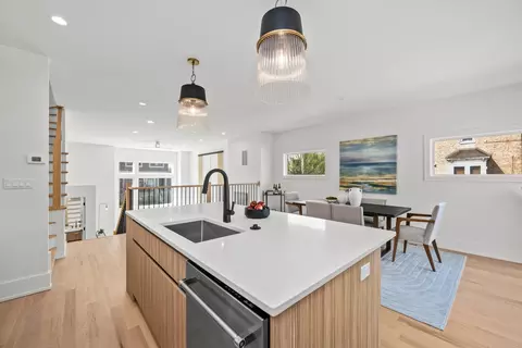 Kitchen - 710 E 41 St, Chicago, IL 60653 photo 4 of 4
