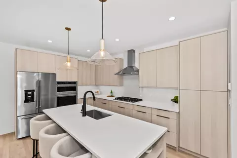 Kitchen - 710 E 41 St, Chicago, IL 60653 photo 1 of 4