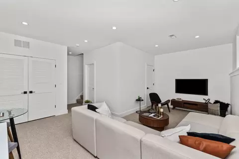 Other - 710 E 41 St, Chicago, IL 60653 photo 7 of 12