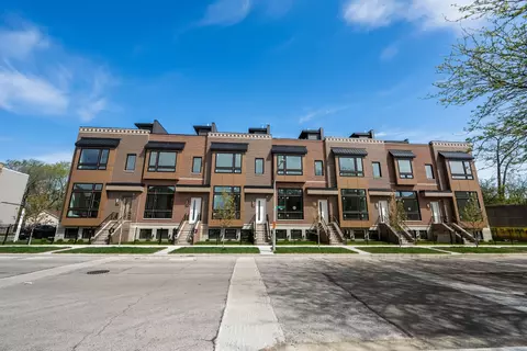 Exterior - 710 E 41 St, Chicago, IL 60653 photo 8 of 10