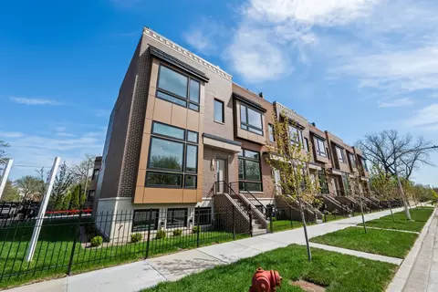Exterior - 710 E 41 St, Chicago, IL 60653 photo 9 of 10