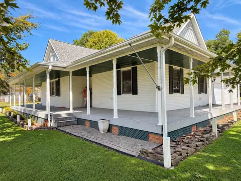 Exterior - 1203 White Pine Ln, Metropolis, IL 62960 photo 9 of 10