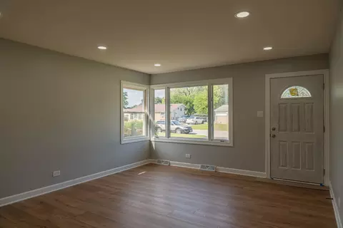 Living - 16419 Oxford Dr, Markham, IL 60428 photo 1 of 3