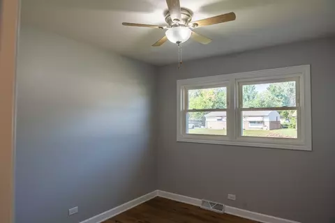 Bedroom - 16419 Oxford Dr, Markham, IL 60428 photo 3 of 5